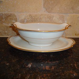 White NORITAKE Goldlane 5084 Gravy/Sauce Boat • Attached Underplate • M mark